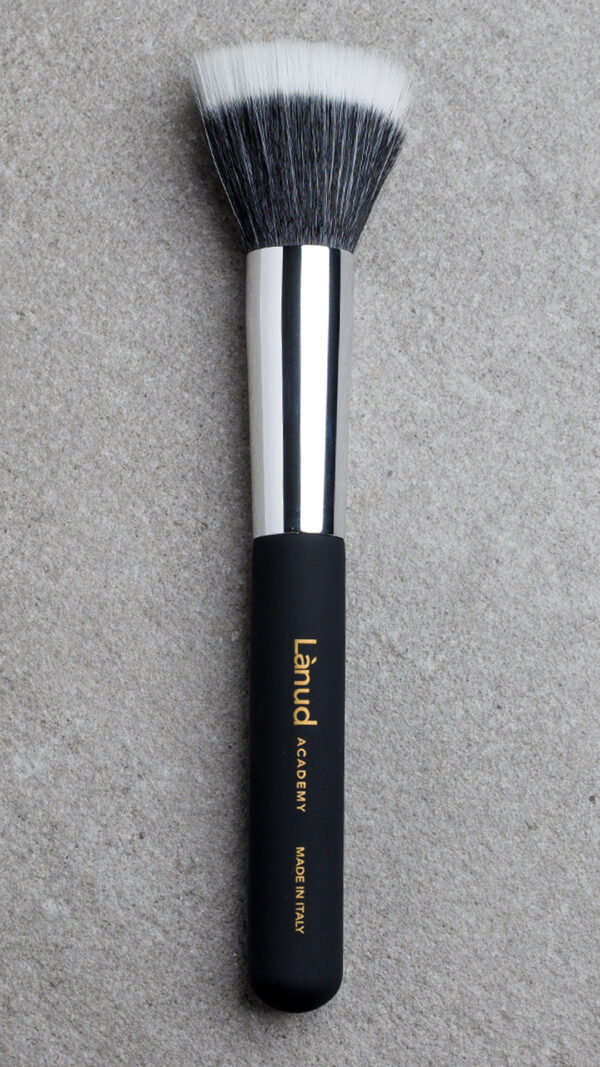 FOUNDATION BRUSH - LàNUD